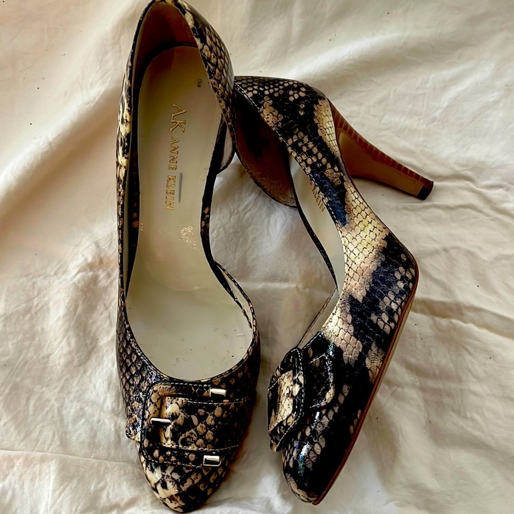 Anne Klein heels.  Size 6.